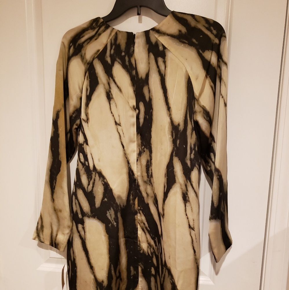 Dress - Picture 3 of 4